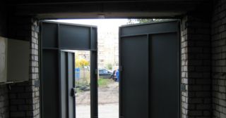 Купить гаражные ворота распашные Салехард, цена от 3930 руб.